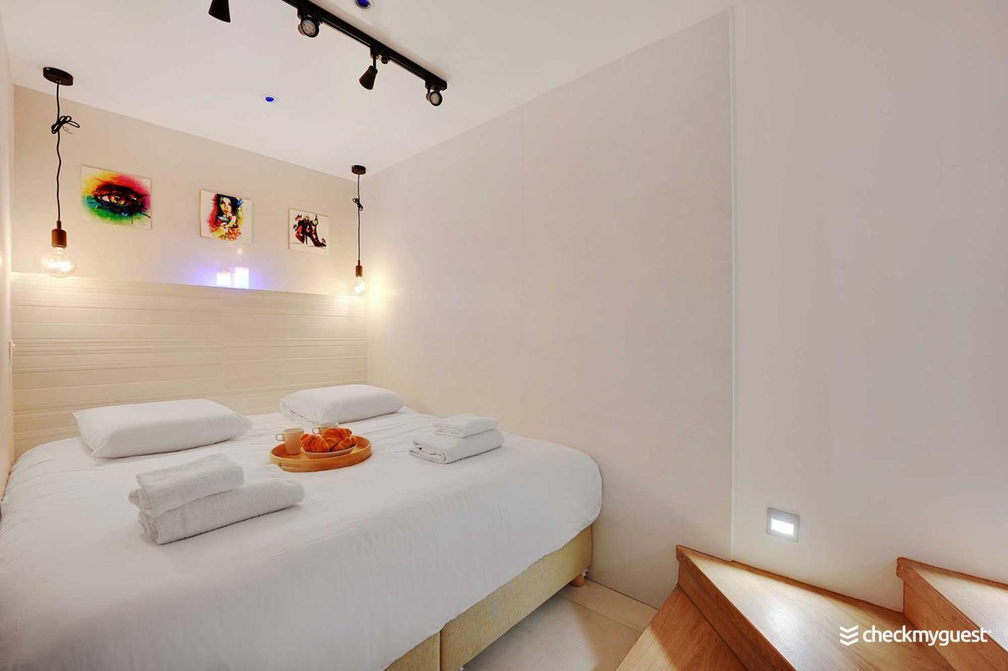 Intimate Apartment With Air Conditioner & Jacuzzi 2Br 6P Montmartre 파리 외부 사진