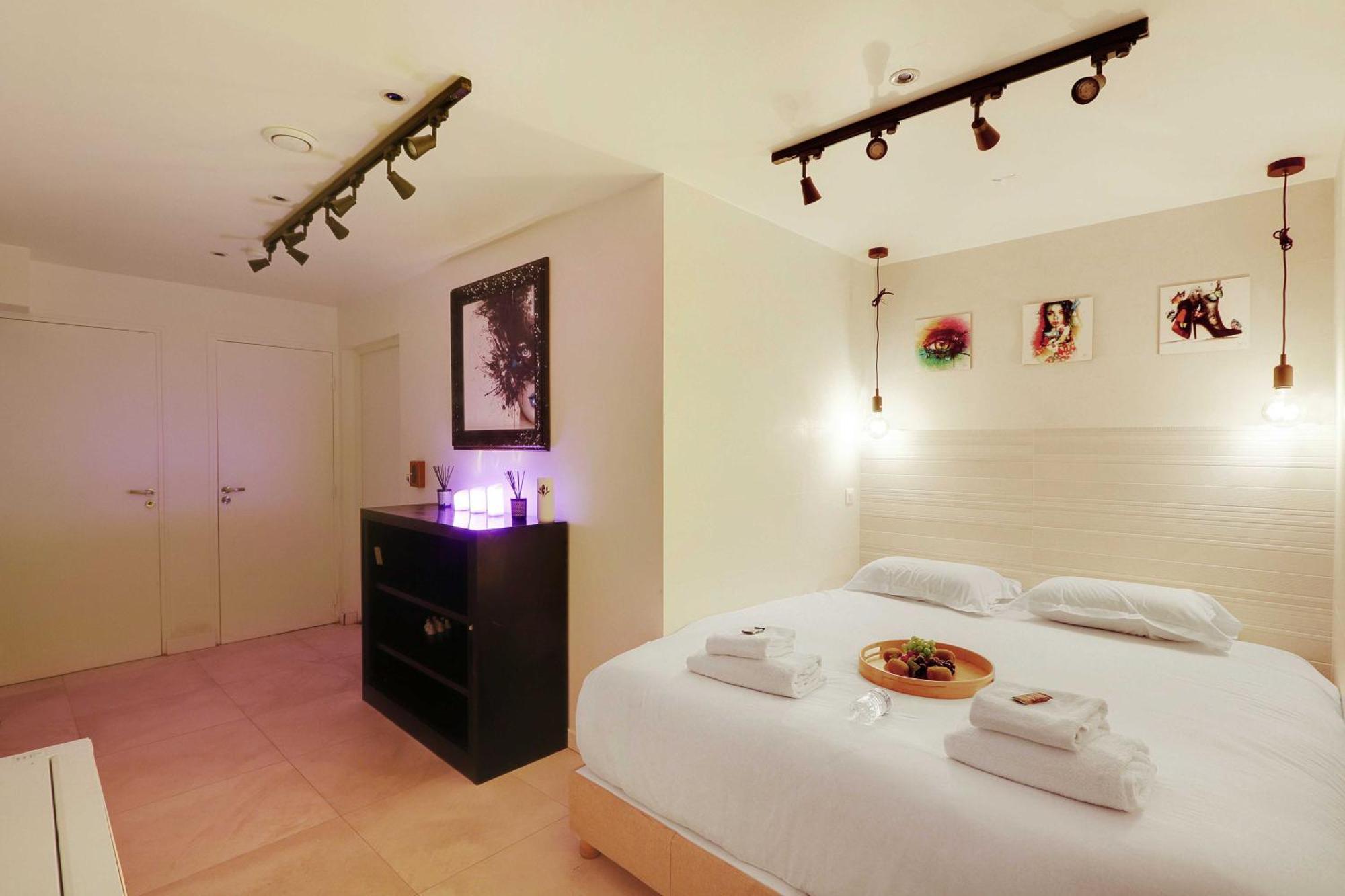 Intimate Apartment With Air Conditioner & Jacuzzi 2Br 6P Montmartre 파리 외부 사진