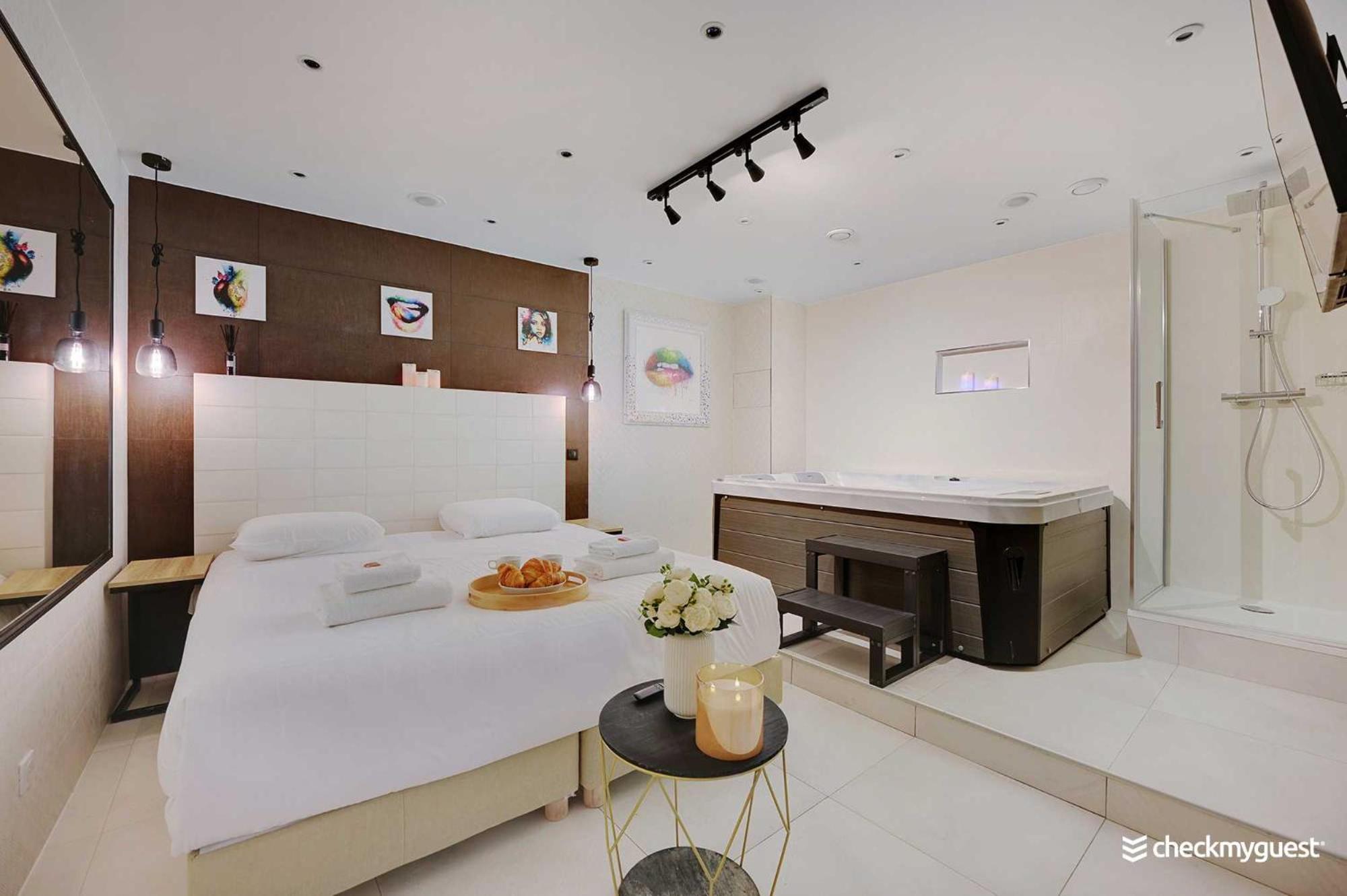 Intimate Apartment With Air Conditioner & Jacuzzi 2Br 6P Montmartre 파리 외부 사진