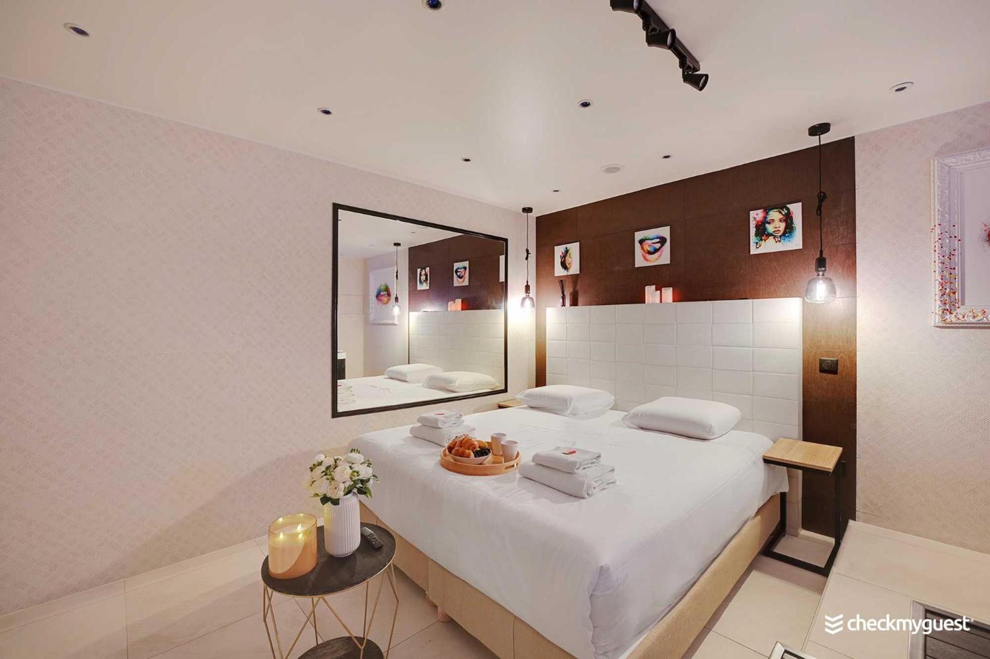 Intimate Apartment With Air Conditioner & Jacuzzi 2Br 6P Montmartre 파리 외부 사진