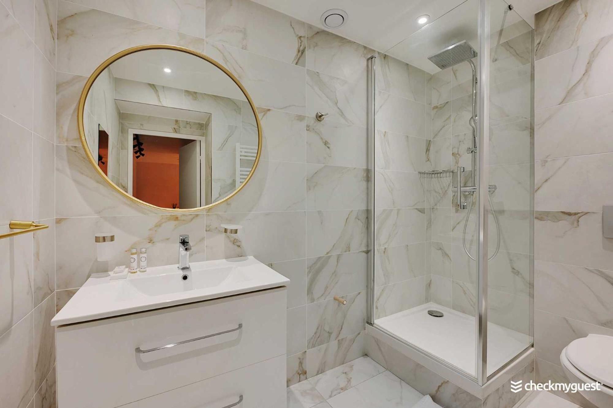 Intimate Apartment With Air Conditioner & Jacuzzi 2Br 6P Montmartre 파리 외부 사진
