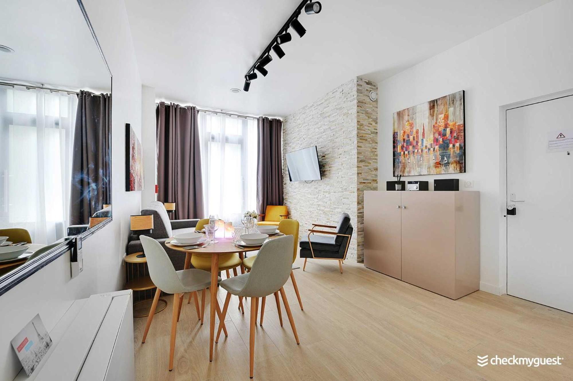 Intimate Apartment With Air Conditioner & Jacuzzi 2Br 6P Montmartre 파리 외부 사진