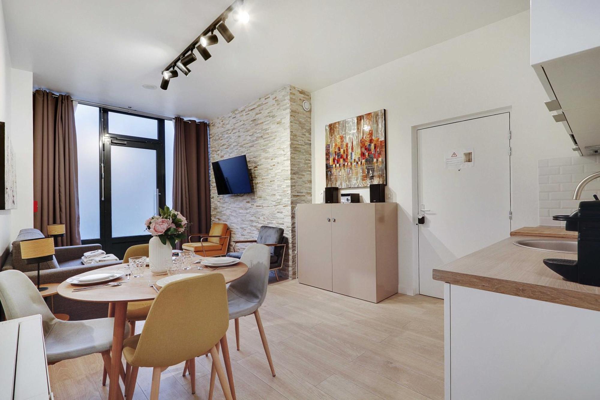 Intimate Apartment With Air Conditioner & Jacuzzi 2Br 6P Montmartre 파리 외부 사진